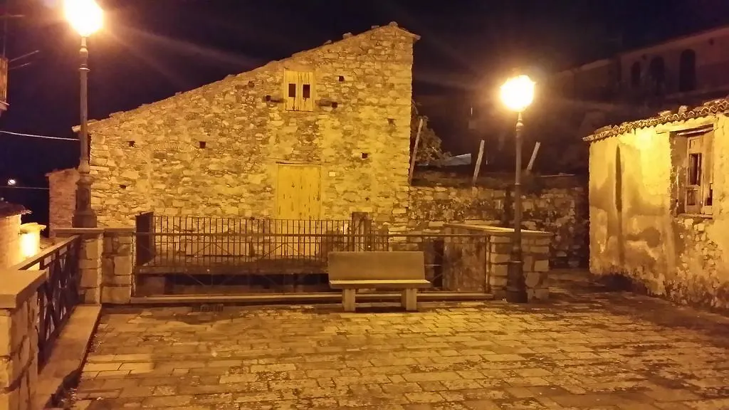 Borgo Franza Case Vacanze Basicò