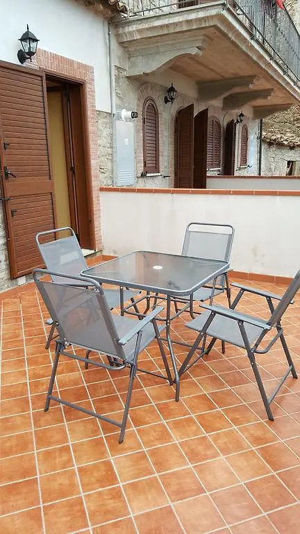 Borgo Franza Case Vacanze Basicò 0*,